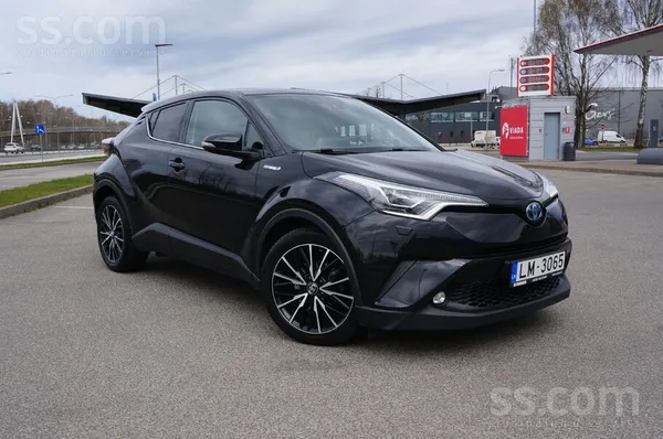 Toyota Pārdod Toyota C-Hr 2018 Luxury, melnā krāsā, lieli