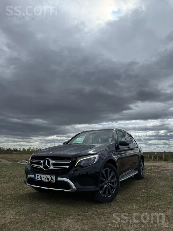 Īpašnieks pārdod Mercedes-Benz Glc 250D 4Matic. 
Auto gan vizuāli, gan tehn
