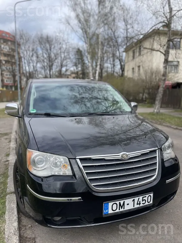 Chrysler Pārdodu Chrysler Grand Voyager Limited. 