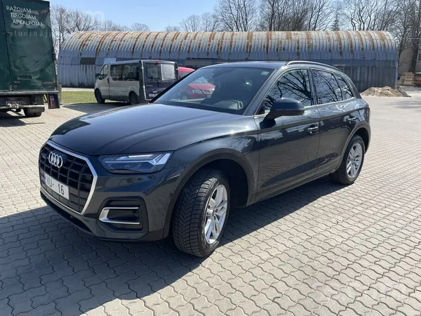Audi Q5 50 Tfsi e Quattro 
2.0 Tfsi Benzīna Plug-in Hibrīds 299 ZS
Krāsa: