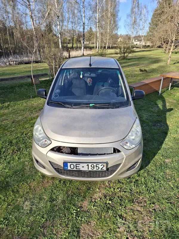 Auto ir tikušas mainītas motorā ķēdes pie 380 000 
Ir daži vizuāli defekti.