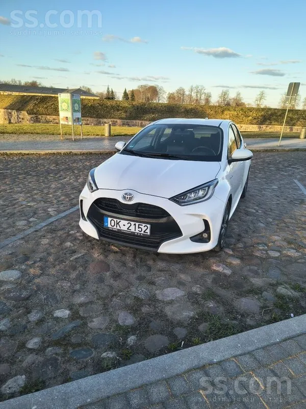Tikko atvesta no Vacijas, Toyota Yaris Hybrid 5d Hatchback 1.5 Hybrid (116 h