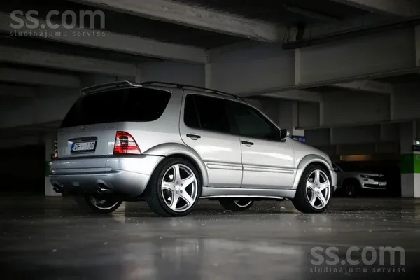 Ml55 Amg EU Modelis. 
5.4L atmosfēras V8 (M113 E 55 / 113.981), 347 hp (255