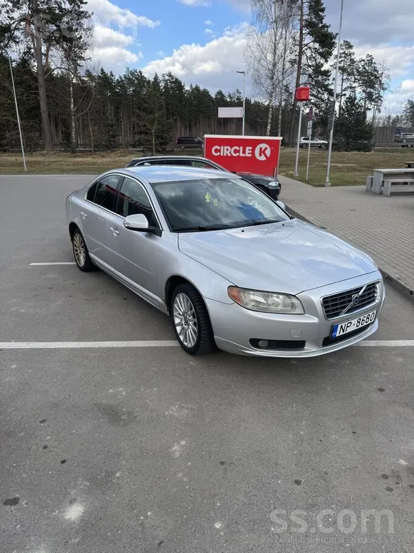 Volvo Pārdodu koptu auto laba tehniska stāvokli, regulār