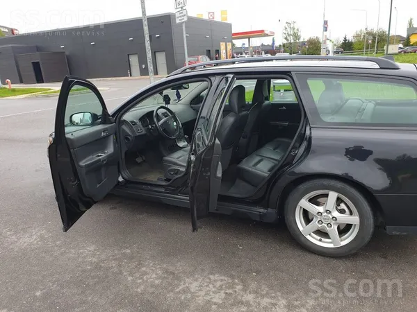 Volvo Pārdodu Volvo v50 2.4dīzelis. 132 Automāts. Auto ļ