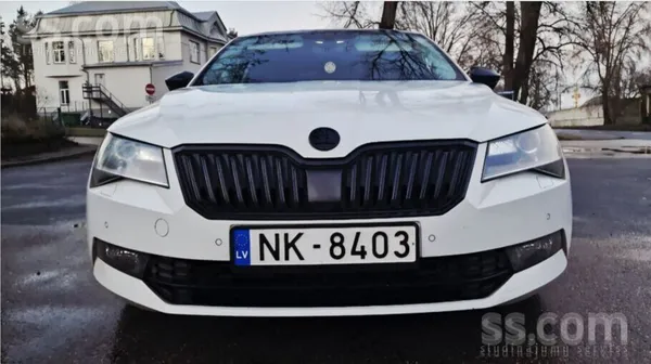 Automašīna ir teicamā stāvoklī. Tā ir labi uzturēta, viss ir nomainīts laikā