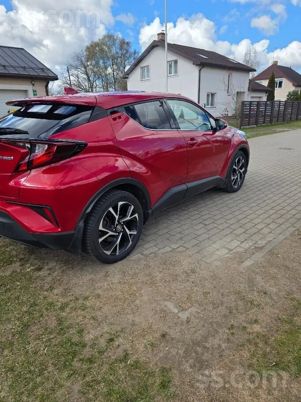 Toyota Pārdodu uzticamu, ekonomisku un stilīgu hibrīdauto