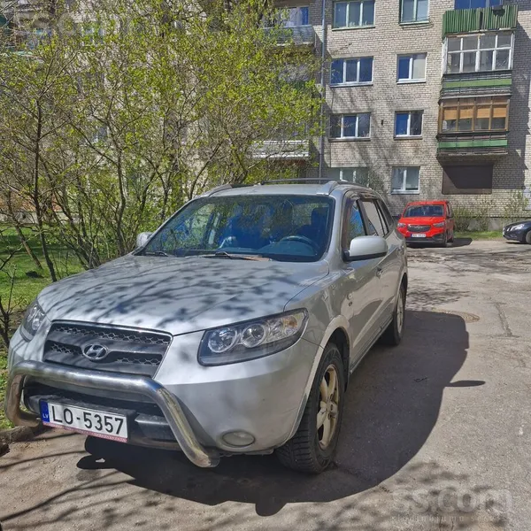 Hyundai Pārdodu auto ar izietu skati un nomaksātu gada nod