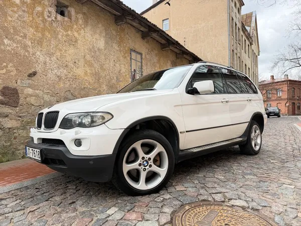 BMW BMW X5 3.0d 160kw Facelift Baltā krāsā Kopts un uz