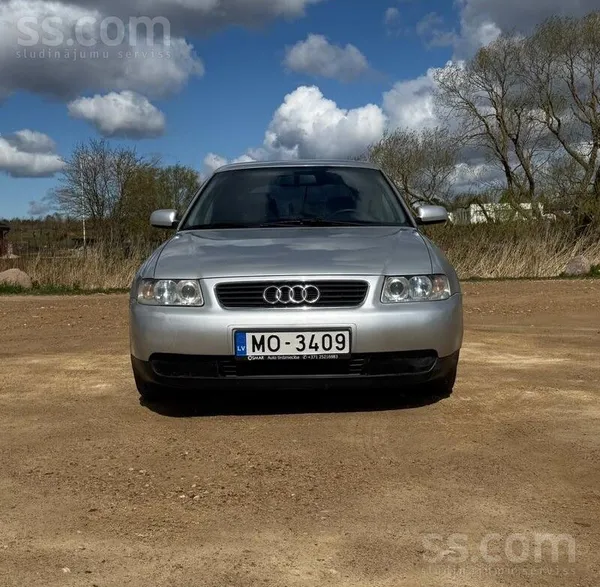 Audi Kluss benzīna dzinējs. Braucot patīkama, mīksta am