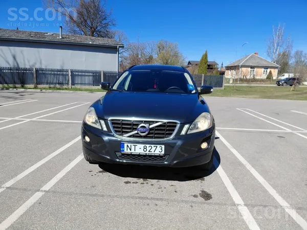 Volvo Pārdod Xc60 ar 2.4d 136kw dzinēju un manuālo kārbu