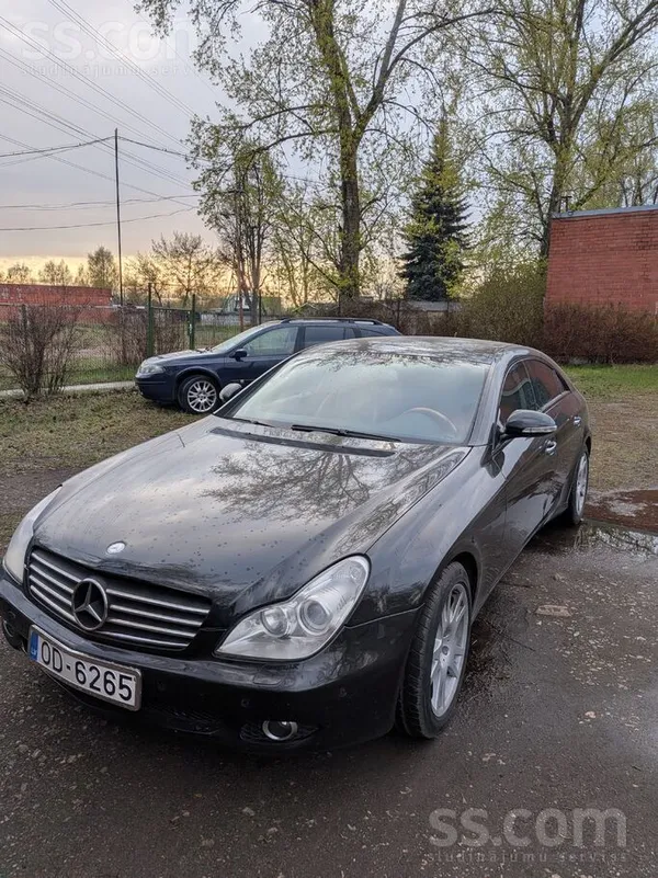 Pārd ošana autimašinas labs stāvoklī. Ir priekšējā automašina izsekošanas si