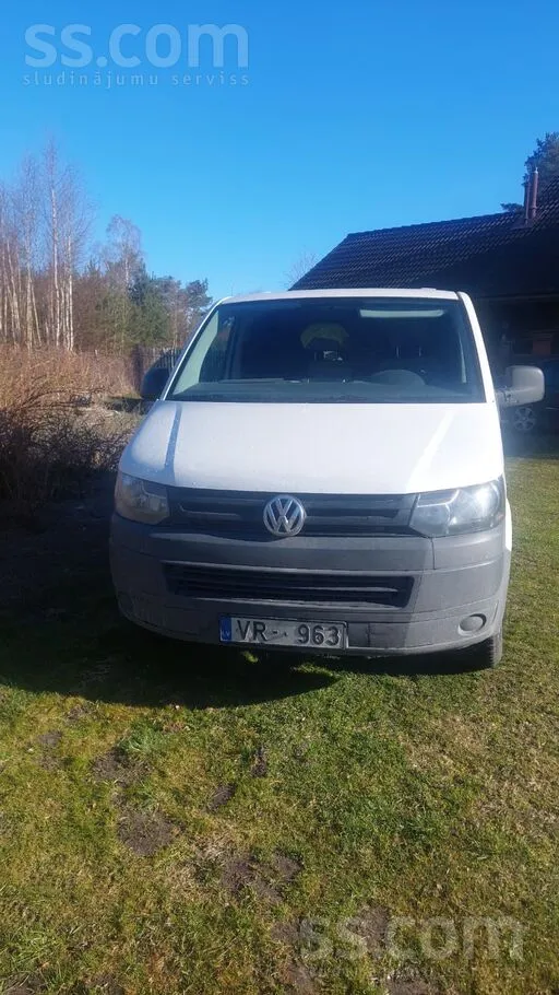 Volkswagen Garā bāze. Busam nomainītas visas eļļas, zobsiksna
