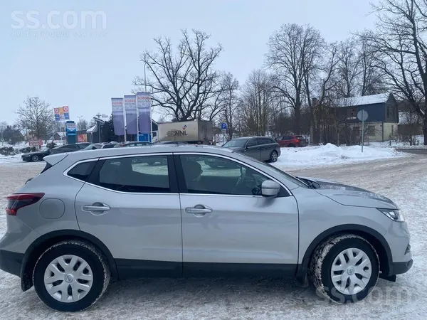 Ekonomisks auto 3, 4l/100km pa šoseju . Viens īpašnieks . Reāls nobraukums .