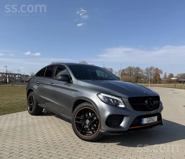 Pārdod Mercedes-Benz Gle 350 d 4Matic Coupe ar Amg pakotni un Orange Design