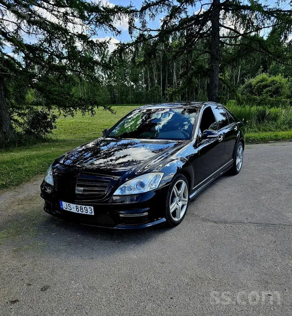 Продаю 320 Cdi, Немного дымит. Звонить по второму номеру телефона.