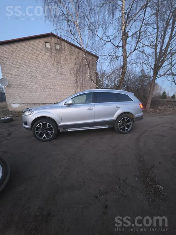 Pārdodu audi q7 ar nesen izietu tehnisko apskati , saka ar to ka vairs nav i