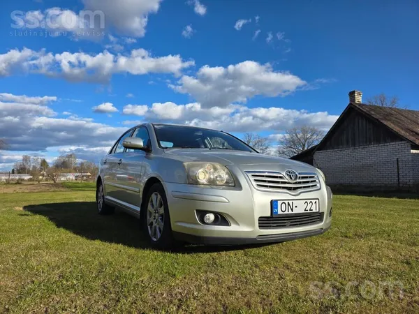 Toyota Nesteidzīgi tiek pārdota 2007 gada Toyota Avensis 