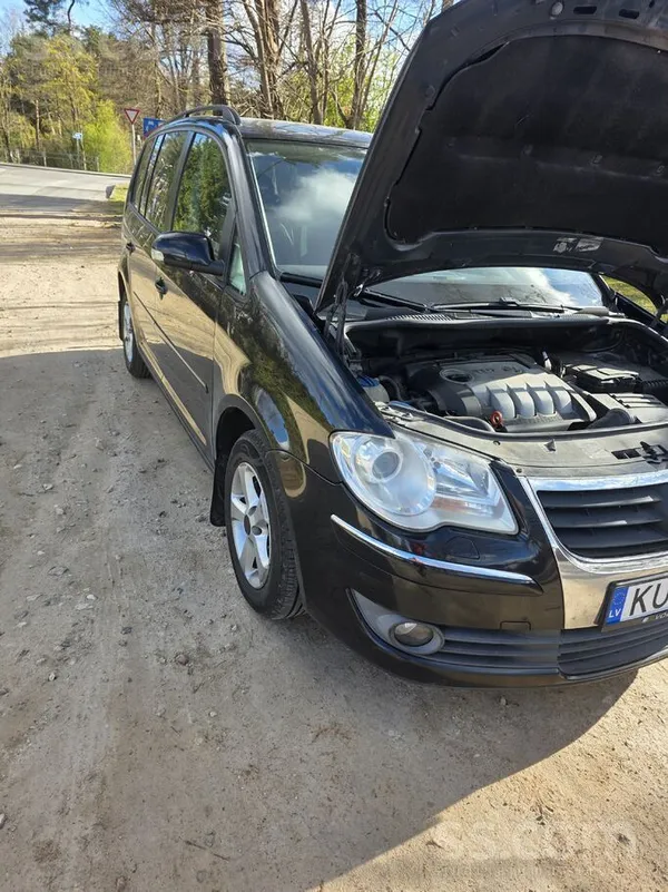Volkswagen Pārdodu drauga mašīnu, jo aizbrauca uz ārzemēm. Ir