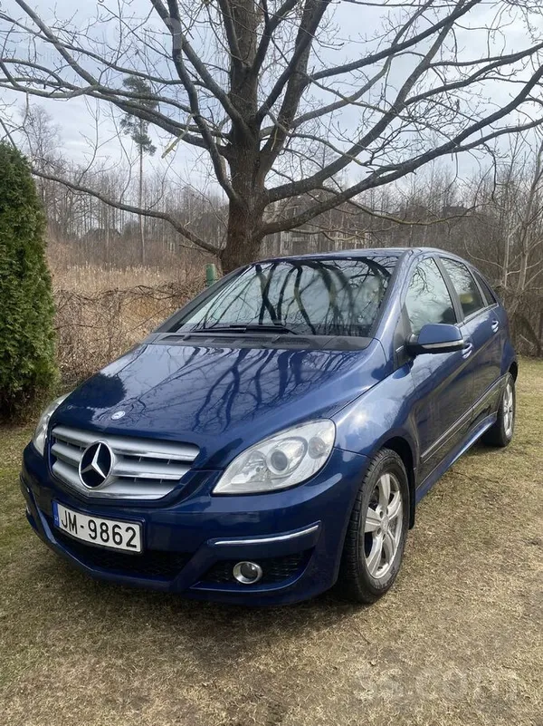 Pārdodu 2010. gada Mercedes B180 ar 2.0 litru benzina motoru un automatisko