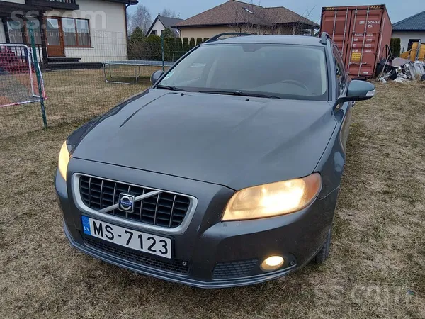 Volvo Auto labā tehniskā un vizuālā stāvoklī, bija veikt