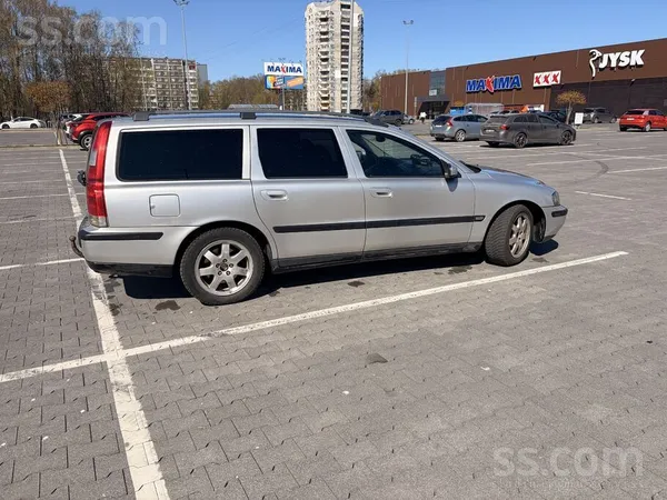 Volvo Pārdodu Volvo V70, 2003. gada, jauda 120 kW, nobra