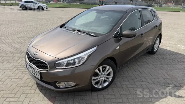 Fiziska persona pārdod Latvijā, Valmierā pirktu un brauktu auto, viens īpašn