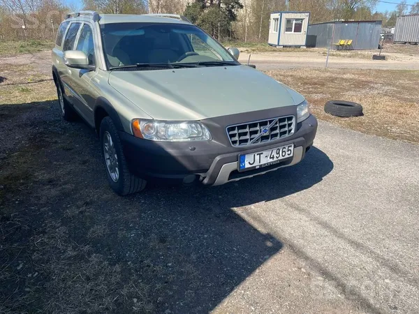 Automats. Masina Loti laba tehniska un vizuala stavokli. 4x4 strada. Bez Rus