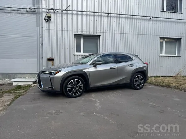 Pārdodu Lexus UX 250h. Auto iegādāts jauns Latvijā, bijis vienas ģimenes īpa