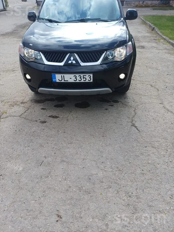 Mitsubishi Pārdodu koptu auto. Nomainītas abas karnīzes. Noma