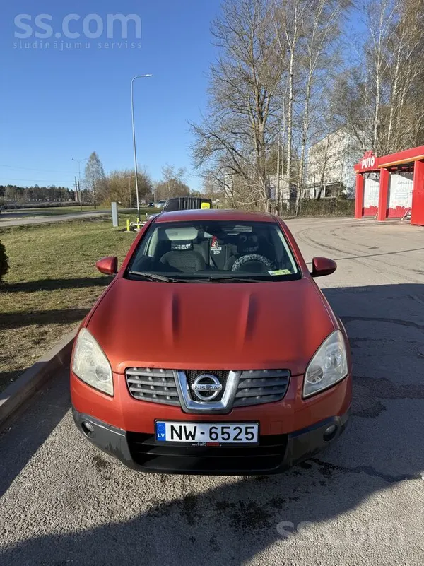 Продаю Nissan Qashqai 2007года 2.0 дизель на механике. Техосмотр 09.03.2027.