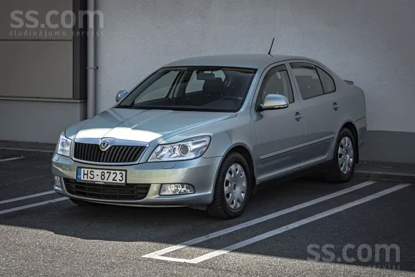 Skoda Octavia 1.6 dīzelis, Automāts. 

Škoda Octavia 2011g Sedan. 

Dzin
