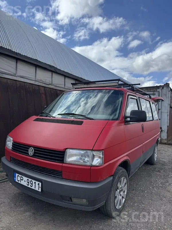 Volkswagen Bija braucošs, kaut kas notika sajūgam. Jumta bagā