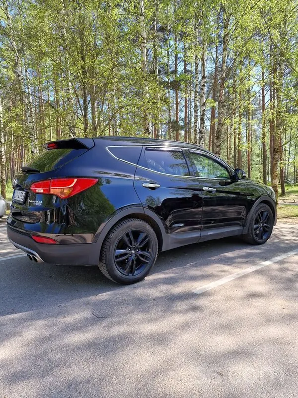Pārdodu Hyundai Santa Fe
Automašīna pilnā komplektācijā, komplektā 2 atslēg
