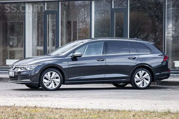 Pārdod VW Golf 8 Variant Style, ar dīzeļa dzinēju 2, 0Tdi 110kw (150ps). 
V