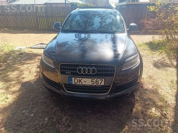 Audi Pārdod Audi Q7 3.0 Tdi quattro. 