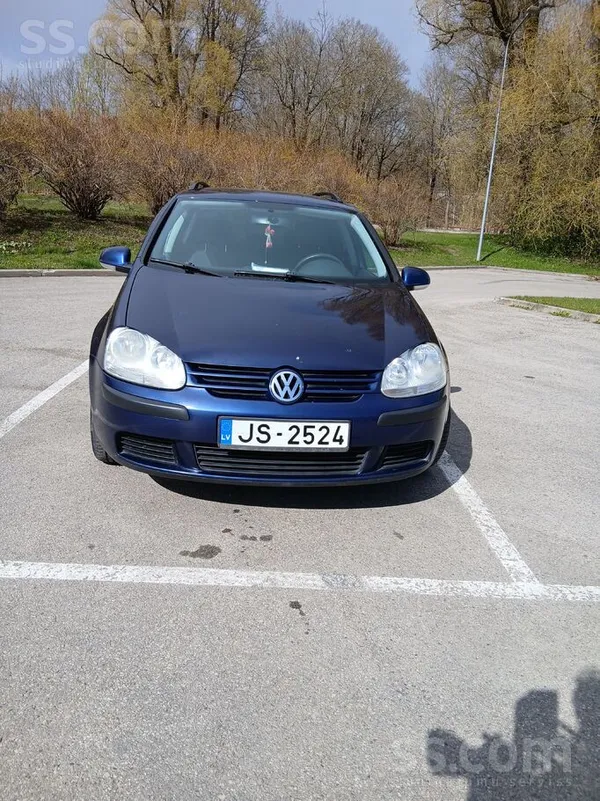 Volkswagen Pārdodu golfiņu komplektā nāk ziemas riepu komplek