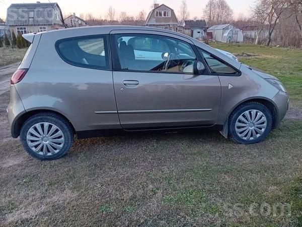 Pārdodu lēti labu mašīnu. Mašīna ir braukšanas kārtībā. Pēdējā tehniskā apsk