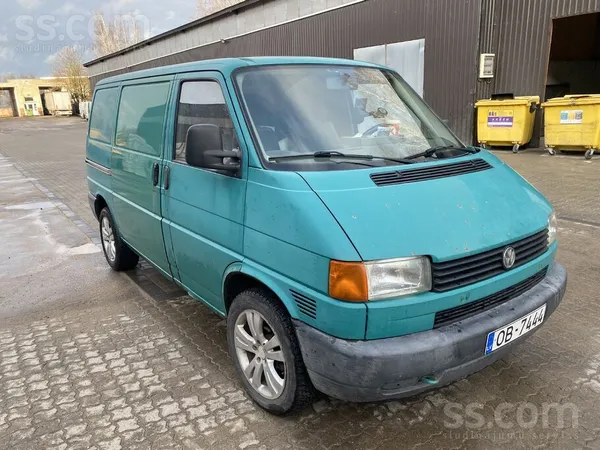 328000 originals nobraukums. Pardodu VW T4 kravas busu, garã bãze. Vizuali u