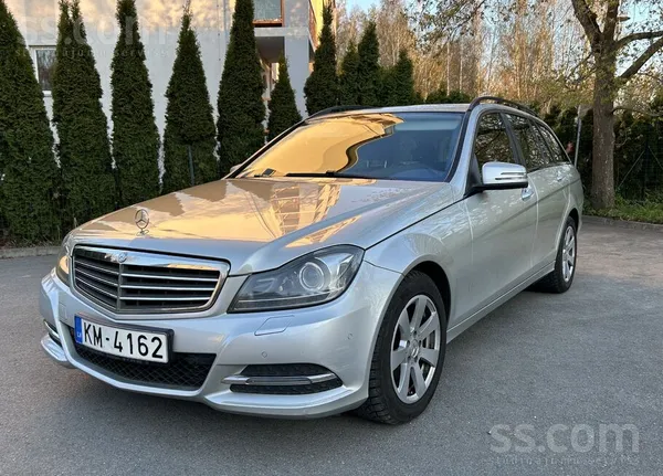 Pārdodu Mercedes Benz C220 
W204 Facelift .

Auto lieliskā stāvoklī. 
 -
