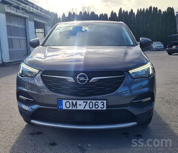 Skaists auto tiko ievests no Francijas. Opel Grandland X 1, 2 turbo benzīns