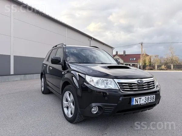 Subaru Ekonomisks un kompakts 4x4 tipa auto. Lietošanas l