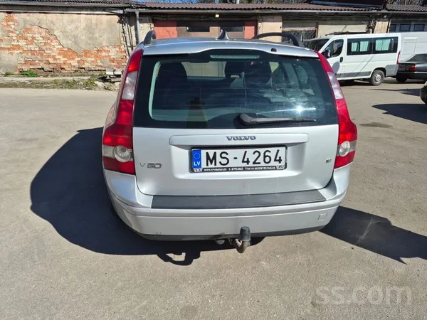 Volvo Tiek tirgots tehniski sakarīgs Volvo ar benzīna 1,