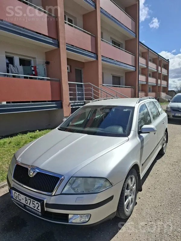 Skoda Pārdod uzticamu auto. Ledbar uzlikti ar iespēju iz
