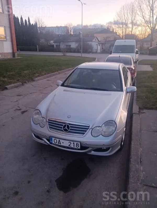 Mercedes Pardo Mersedes w203 Cupe auto uevest no vacijas ap