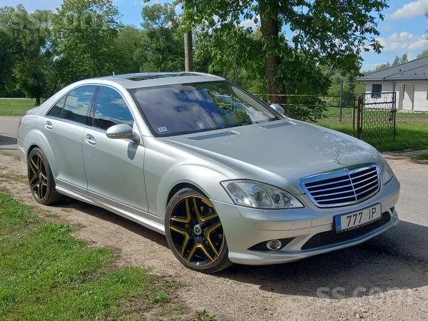 Mercedes Amg pakotne, lielie zirgi, 