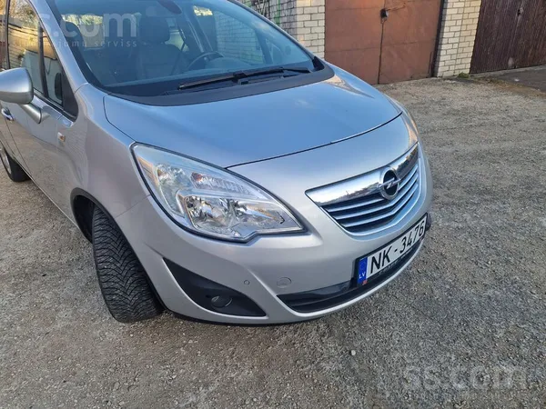 Sakarā ar elektro auto iegādi , tirgoju , loti labi saglabātu Opelīti , dzin