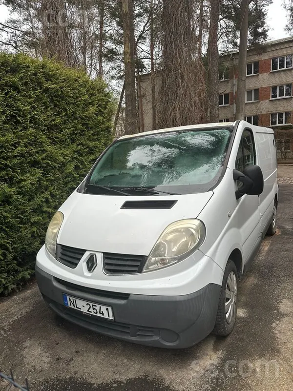 Pārdodu Renault Trafic kravas furgonu labā tehniskā stāvoklī. Uzticams un ek