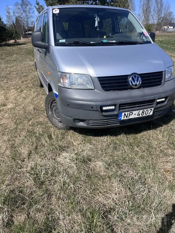 Volkswagen Auto labā stāvoklī vizuāli skrāpējumi rusa caurumu