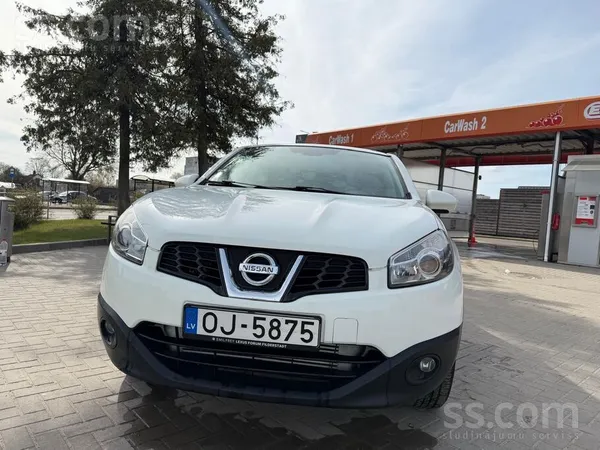 Nissan Auto labā tehniskā un vizuālā stāvoklī. 